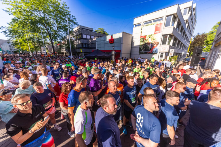 15.05.2025 Unna - AOK Firmenlauf rund um Unna - Upletics Dortmund - Run - Joggen - 5 km durch Unna - Firmenevent -   Copyright Stephan Schuetze