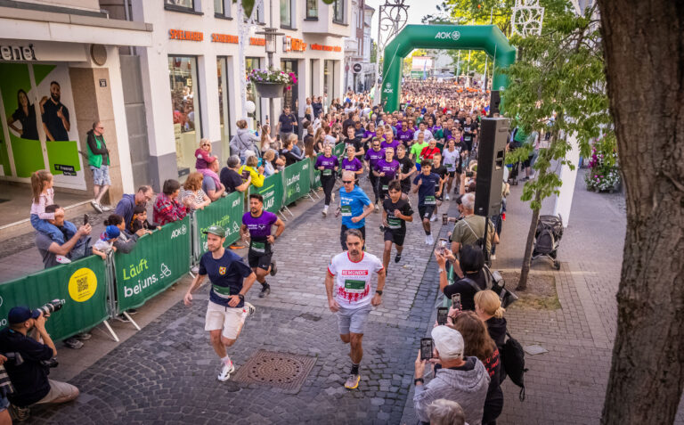 15.05.2025 Unna - AOK Firmenlauf rund um Unna - Upletics Dortmund - Run - Joggen - 5 km durch Unna - Firmenevent -   Copyright Stephan Schuetze