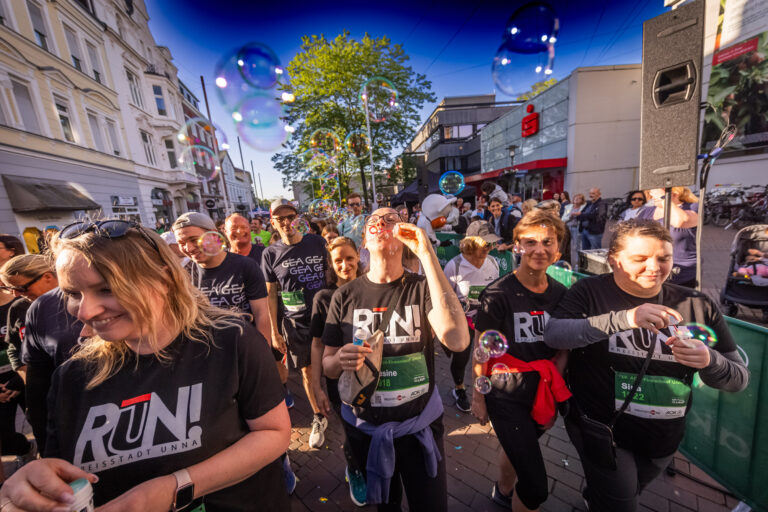 15.05.2025 Unna - AOK Firmenlauf rund um Unna - Upletics Dortmund - Run - Joggen - 5 km durch Unna - Firmenevent -   Copyright Stephan Schuetze