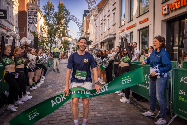 15.05.2025 Unna - AOK Firmenlauf rund um Unna - Upletics Dortmund - Run - Joggen - 5 km durch Unna - Firmenevent -   Copyright Stephan Schuetze